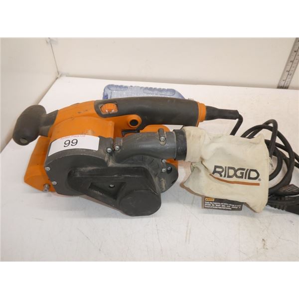 Rigid R2740 listed belt sander