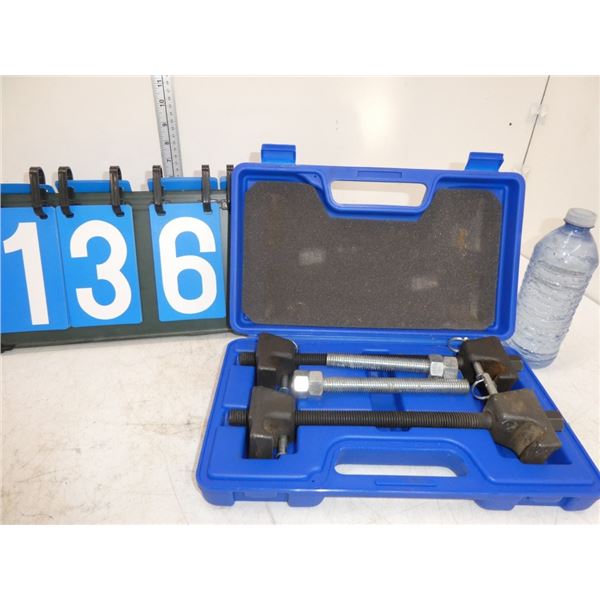 Macpherson strut spring hook compressor