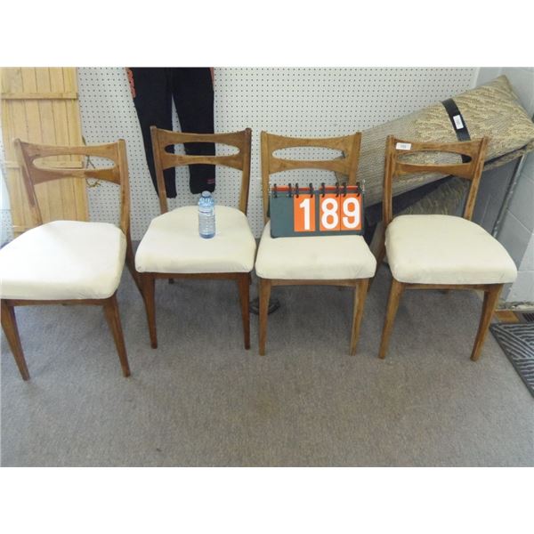 Set of 4 dining room chairs