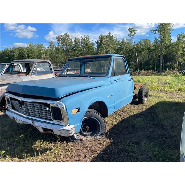 1970 Chev long box, 6 cylinder motor, no transmission