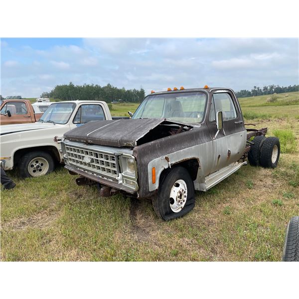 1979 Chev 1 ton, dually, 2 wheel drive, 350, 4 speed