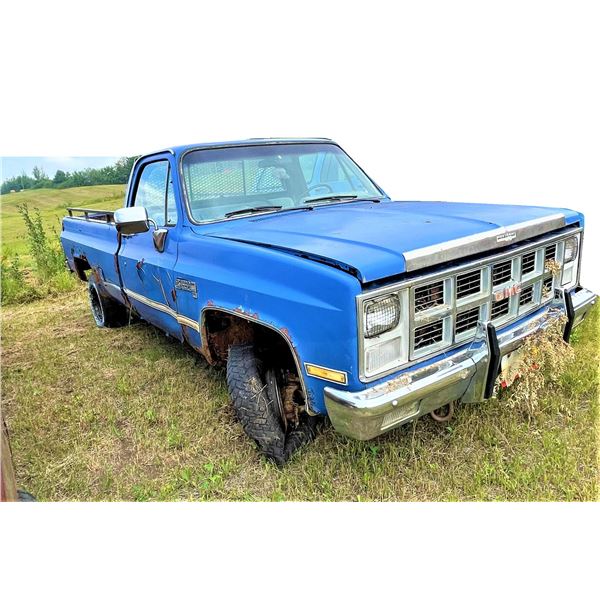 1981 GMC 1/2 ton, 4x4 305 automatic