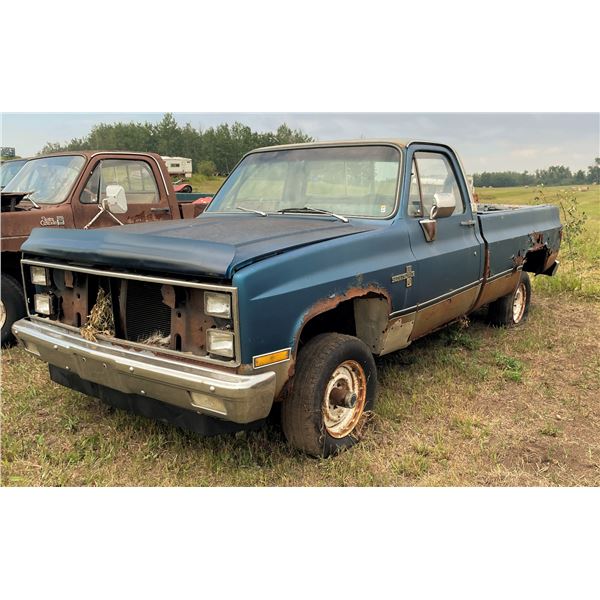 1981 GMC 1/2 ton, 4x4, 350 automatic