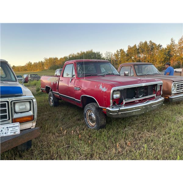 1988 Dodge 1/2 ton, short box, 4 x 4, V8, Standard