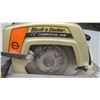 Image 2 : Black & Decker 7.25" commercial saw - working