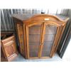 Image 2 : 2-piece china cabinet 80" tall - with light, 3 glass shelves (Sklar-Peppler)