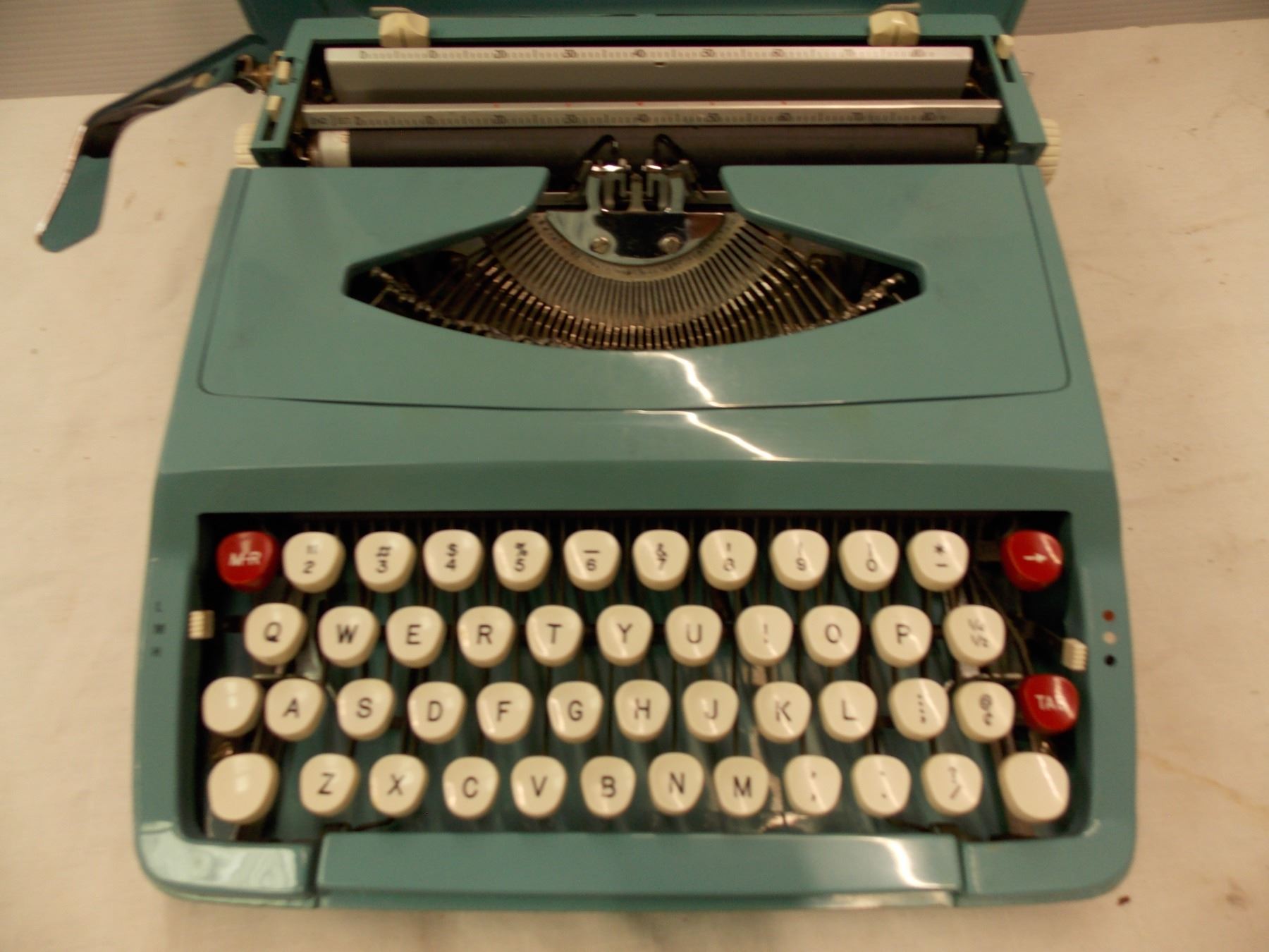 Plastic typewriter