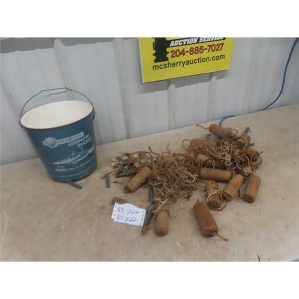 Frabilite Minnow Bucket & Wooden Net Floats