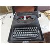 Image 2 : Remington Rand Typewriter