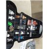 Image 4 : 30 Star Wars Figurines with Darth Vader Carry Case & Paper Insert