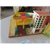 Image 2 : Fisher Price Hospital, Service Center, Marx Barn plus more