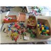 Image 1 : Lego Figurines + Blocks - Mix of Vintage
