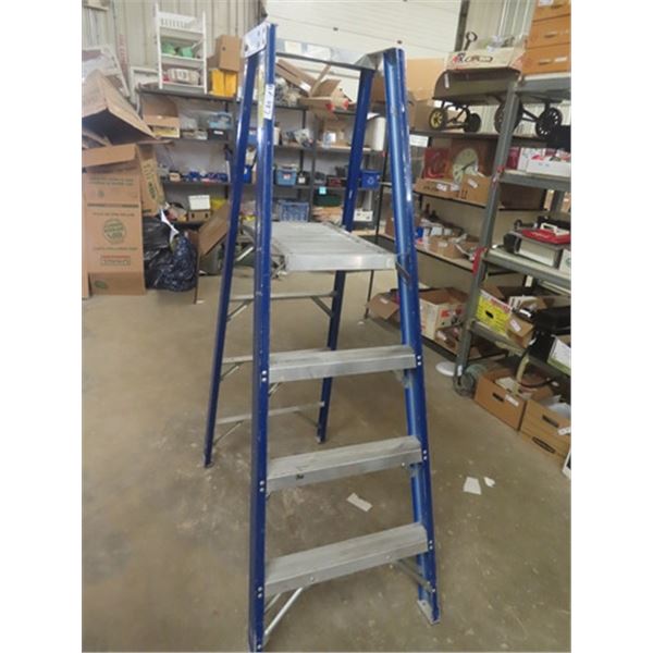 Aluminum Step Ladder