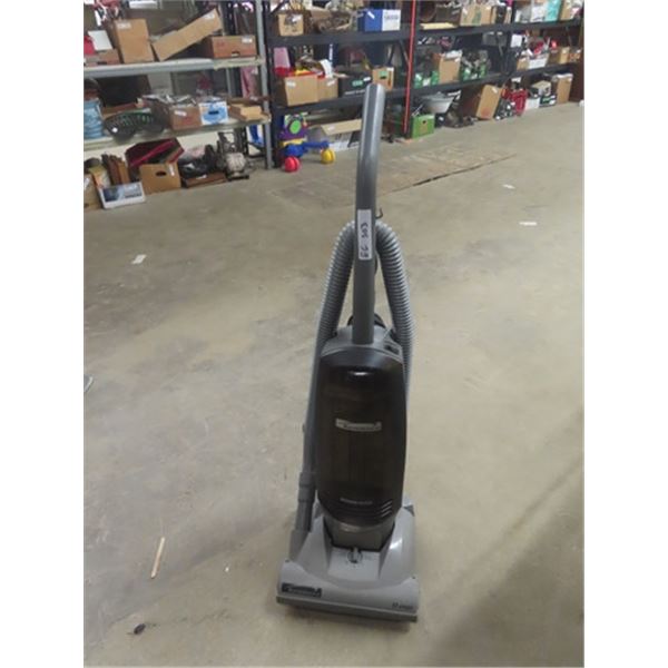 Kenmore Upright Vacuum McSherry Auction Service Ltd.