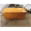 Image 1 : Lane Wooden Cedar Chest 39" x 18" x 19"