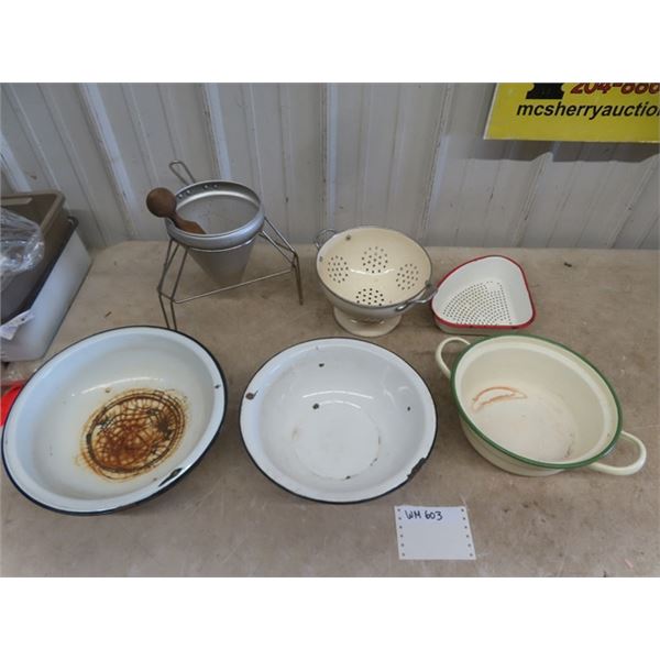 5 Enamelware Items & Juicer