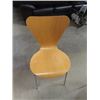 Image 2 : Mid Century Italian Style Table 31" x 48" & 4 Chairs
