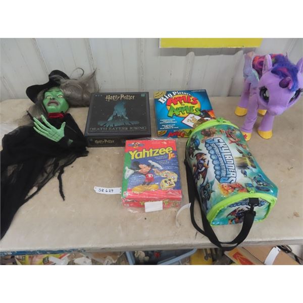 3 Games, Witch Display, Unicorn, Bag