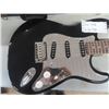 Image 3 : Squier Stratocaster Electric Guitar with Hard Case & Fender Amp