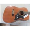 Image 2 : Accoustic Guitar Model K