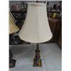 Image 4 : 3 Table Lamps & 1 Extra Shade