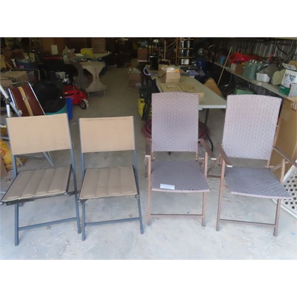 4 Folding Lawn Chairs