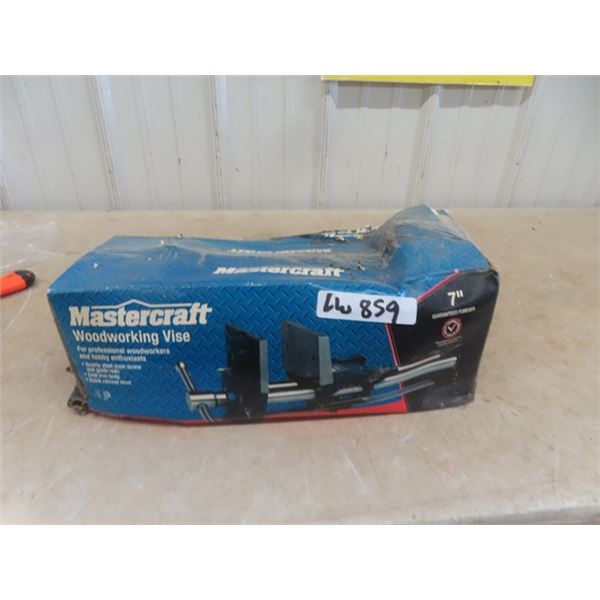 New in Box Mastercraft 7" Wood Vice