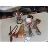 Image 1 : Wooden Utensils, Mixer, Juicer plus more