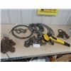 Image 1 : 1 1/2 Chain Hoist, Cable, Chain with Hooks, Clevis