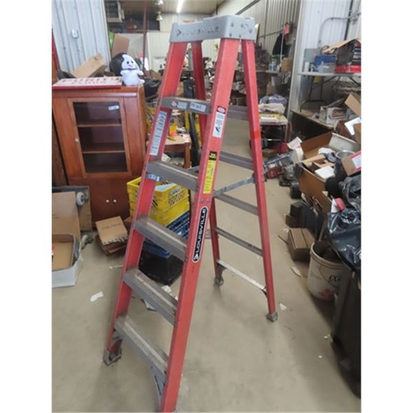 Louisville 300lb 6' Stepladder