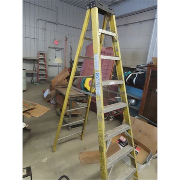 Reynolds 300lb 8' Stepladder