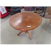 Image 1 : Oak Pedestal Table 30" x 42"