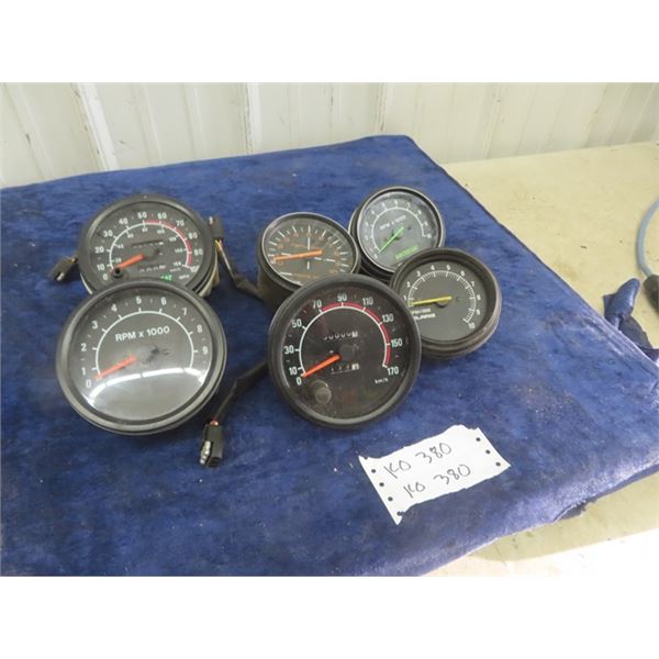 Nos Set of Artic Cats Gauges; 10000 RPM (0620- 237) + 170KPM (0620-239) , Nos Arctic Cat Snowmobile 