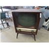 Image 1 : Vintage Viking Cabinet TV - Rabbit Ears Not Included