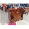 Image 3 : Pine Magazine Rack & Wool Rug