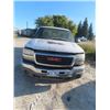 Image 2 : 04 GMC Sierre 2500 HD Vortex 6.2L Gas Auto Trans 4x4 Ext Cab - Has TOD - Write Off Due to Gas Spill 