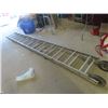 Image 2 : Aluminum Extension Ladder