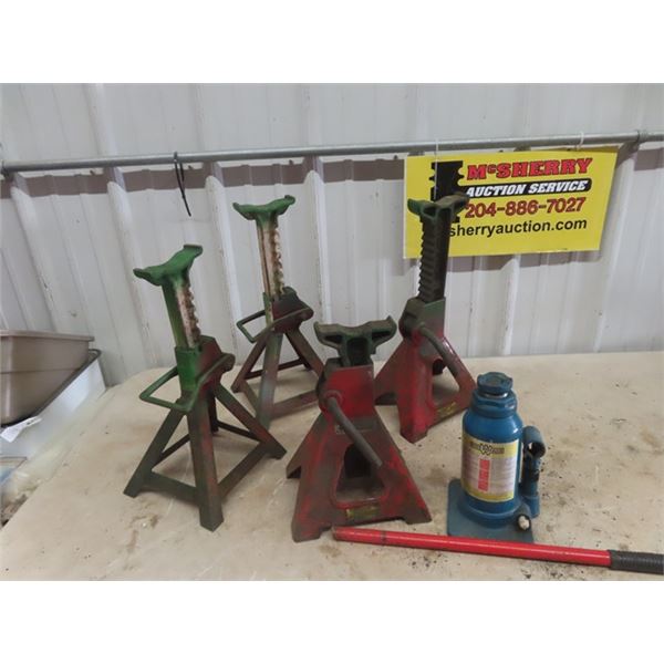 4 Stabilizing Jacks & Hydraulic Bottle Jack