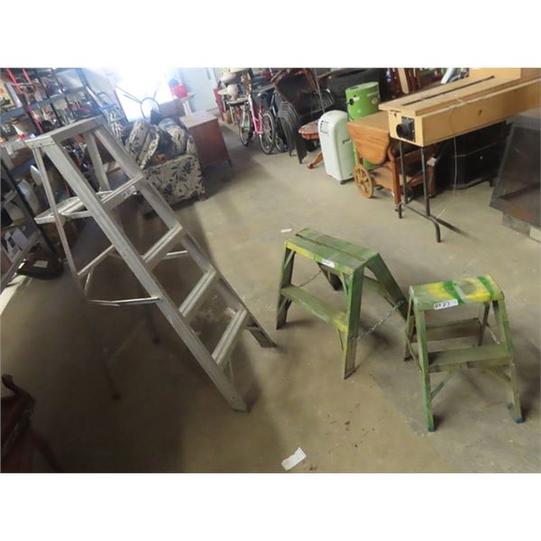 Aluminum Step Ladder & 2 Aluminum Steppers