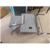 Image 3 : Makita 10" Table Saw & Workmate Stand