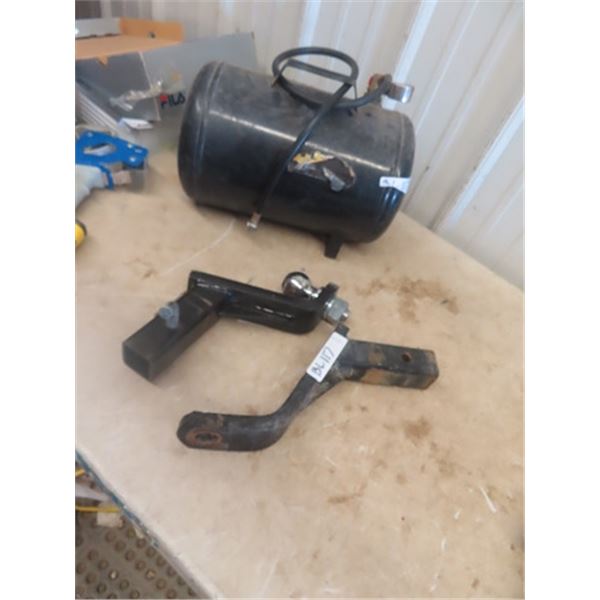 Portable Air Tank & 2 Receiver Hitches