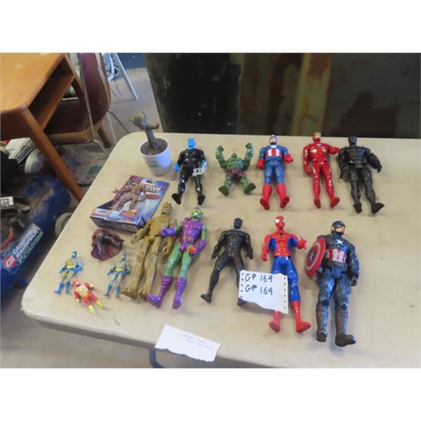 Super Hero Figurine & Dancing Groot