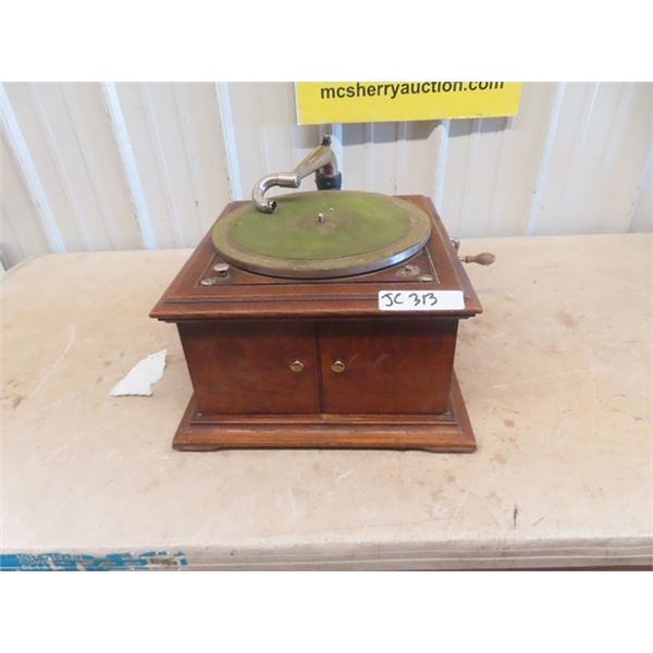 Victor Table Top Gramaphone
