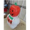 Image 2 : Pumpkin Boo Ghost Blow Mold