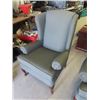 Image 3 : 2 Wing Back Upholstered Chairs