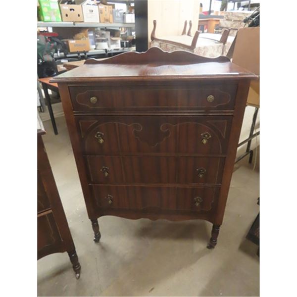 Dresser 42" x 32" x 17"