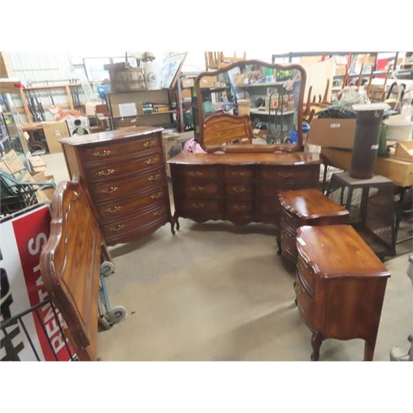 5 Pc Bedroom Suite; Dresser 33" x 64" x 19" + Mirror 37" x 43", Dresser 48" x 37" x 19" , 2 Night Ta