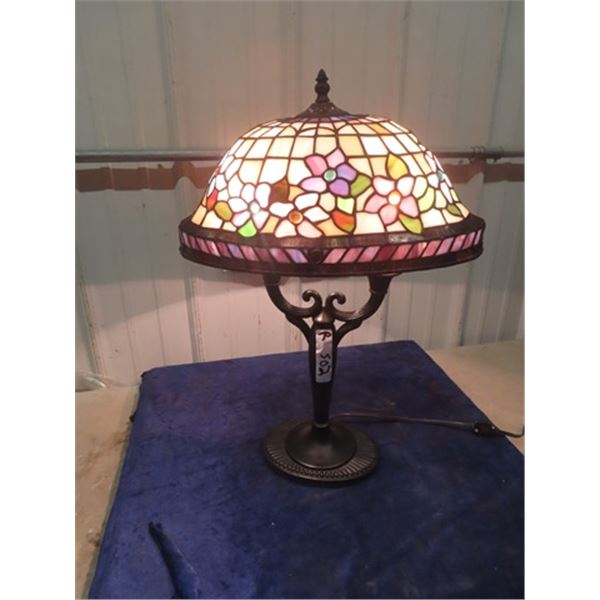 Table Top Lamp with Stained Glass Shade