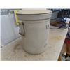 Image 3 : Medalta 10 Gal Crck with Lid