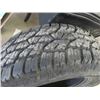Image 2 : 1 Wild Country Tire LT 265 / 70 R 17